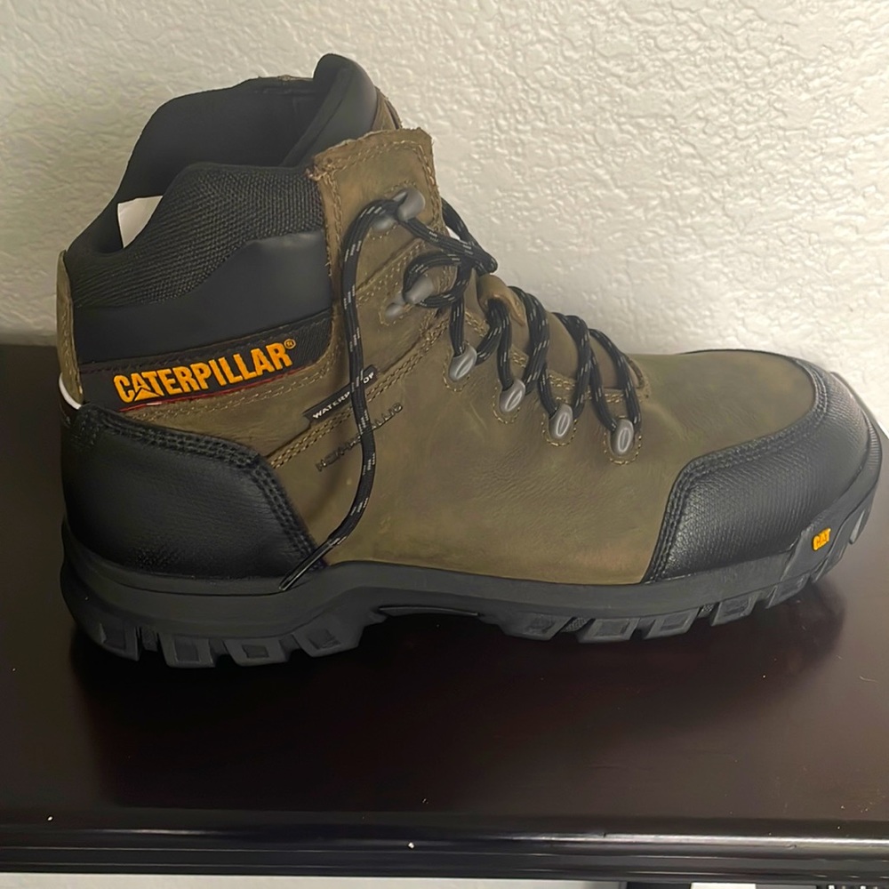 NWT in box Caterpillar Composite toe work boots size 13 Wide